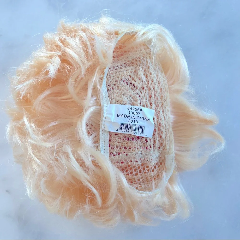 Tinker bell blonde wig. 4-6 years